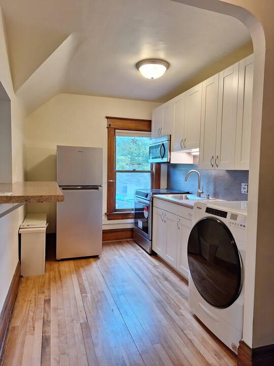 384 Hall Ave, Unit #2 in St. Paul, MN - Foto de edificio