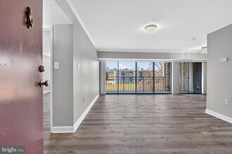 1804 Metzerott Rd in Adelphi, MD - Building Photo - Building Photo