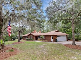 196 Sayle Rd in Richmond Hill, GA - Building Photo