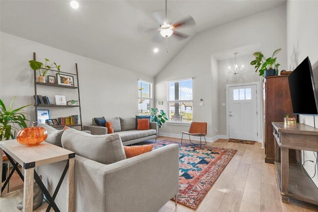 property at 211 Pinnacle Ln