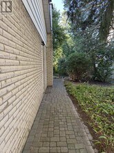 235 Banner Ln in King City, ON - Building Photo - Building Photo