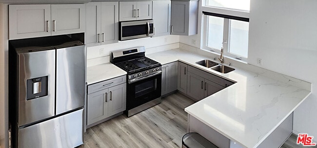 1224 Alexandria Ave in Los Angeles, CA - Building Photo - Building Photo