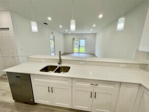 1234 NW 102nd St in Miami, FL - Building Photo - Building Photo