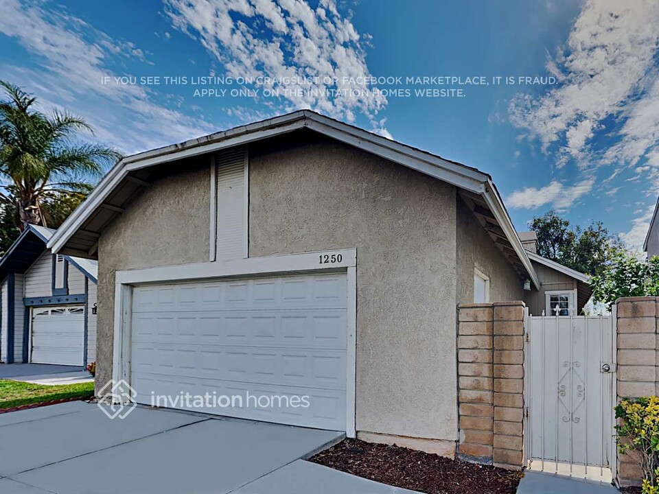 1250 Iron Horse Cir in Colton, CA - Building Photo