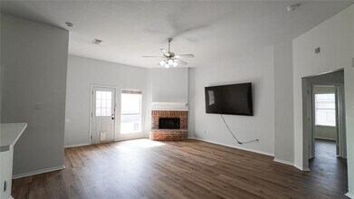 3124 Creekside Dr in Sachse, TX - Building Photo - Building Photo