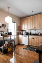 74 Fremont St, Unit 1 in Somerville, MA - Building Photo - Building Photo