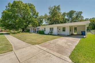 5805 Straley Ave in Westworth Village, TX - Building Photo - Building Photo