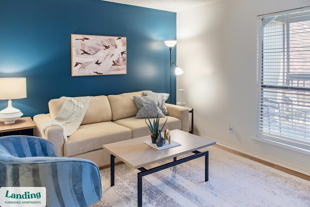 6326 S 107th E Ave in Tulsa, OK - Foto de edificio