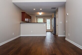 316 Lauren Dr in Fairburn, GA - Foto de edificio - Building Photo