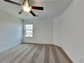 10322 Urban Oak Trl in Houston, TX - Foto de edificio - Building Photo