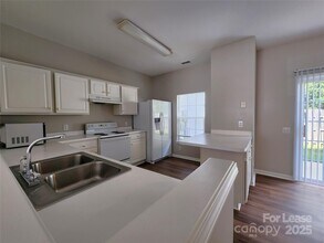 3242 Mannington Dr in Charlotte, NC - Building Photo - Building Photo