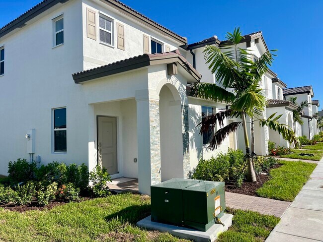 2776 SE 26th Ave in Homestead, FL - Building Photo - Building Photo