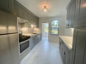 9 Locust Ave, Unit 9B in Mill Valley, CA - Building Photo - Building Photo