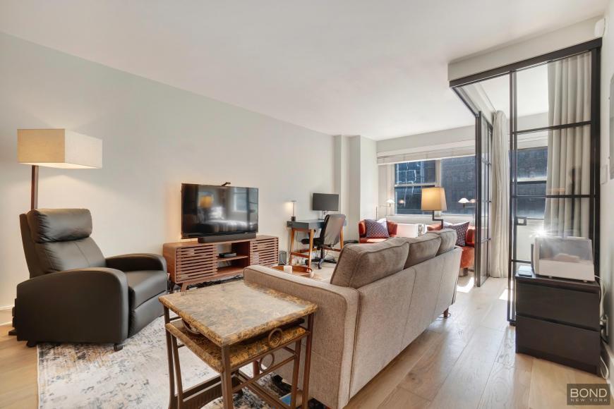 430 W 34th St. in New York, NY - Building Photo