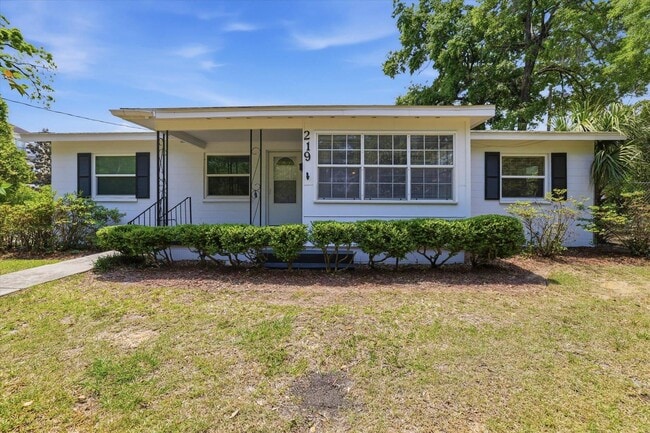 property at 219 W 7th Ave