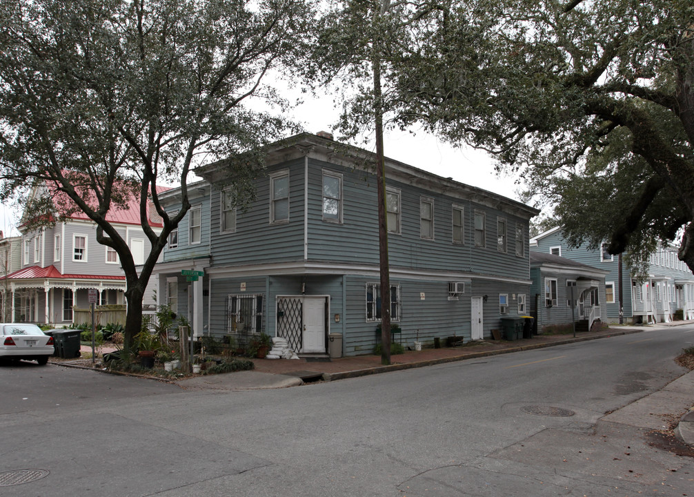 221 W Duffy St in Savannah, GA - Building Photo