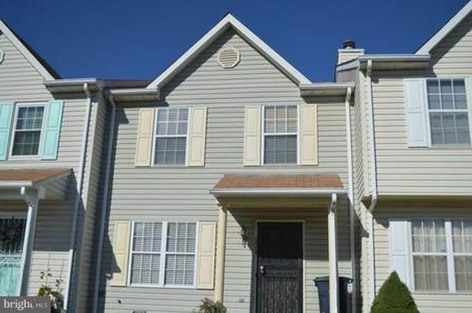 2905 Charredwood Dr, Unit 1719-O in District Heights, MD - Building Photo