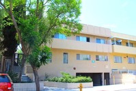 1033 N Genesee Ave in West Hollywood, CA - Foto de edificio - Building Photo