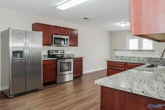 141 Wethersfield Dr in Harvest, AL - Foto de edificio - Building Photo