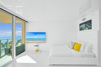 2501 S Ocean Dr, Unit 1024 in Hollywood, FL - Building Photo - Building Photo