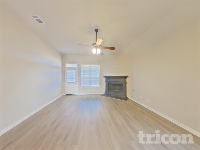 1940 Gill Star Dr in Haslet, TX - Building Photo - Building Photo