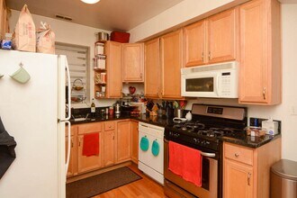 6305 N Claremont Ave, Unit K03J in Chicago, IL - Building Photo - Building Photo