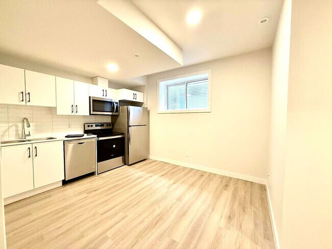 3116 Dixon Lndg SW in Edmonton, AB - Building Photo - Building Photo