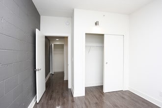 St. Regis House Apartments in Detroit, MI - Foto de edificio - Interior Photo