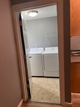 307 W 3rd St in Muscatine, IA - Building Photo - Building Photo