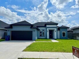 1862 Castillo St in Brownsville, TX - Building Photo