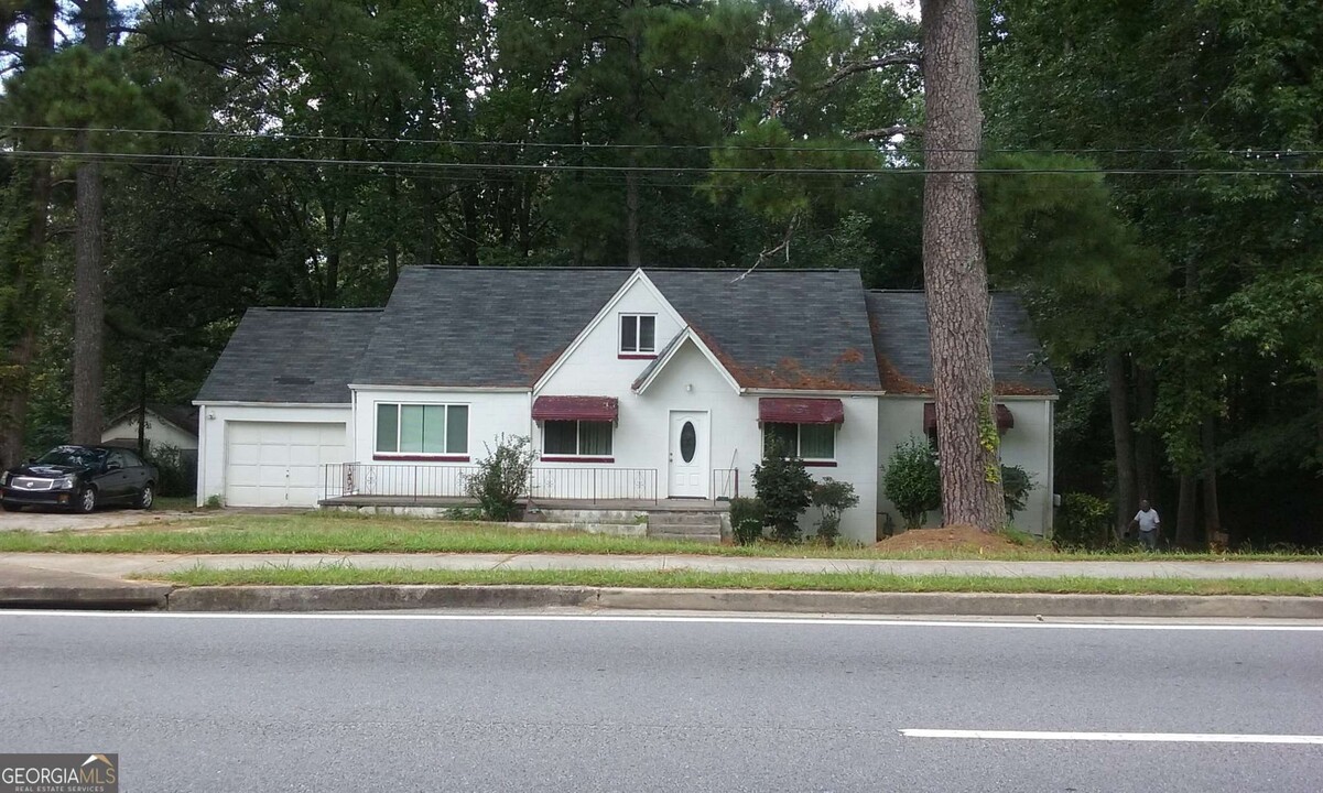 5603 Jonesboro Rd in Morrow, GA - Building Photo