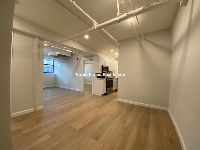 5 Peterborough St, Unit 19-B in Boston, MA - Building Photo - Building Photo