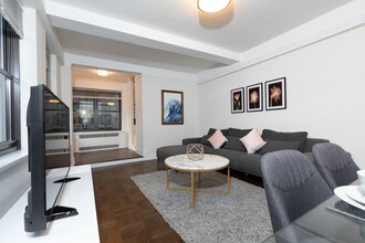 340 E 52nd St in New York, NY - Building Photo - Building Photo