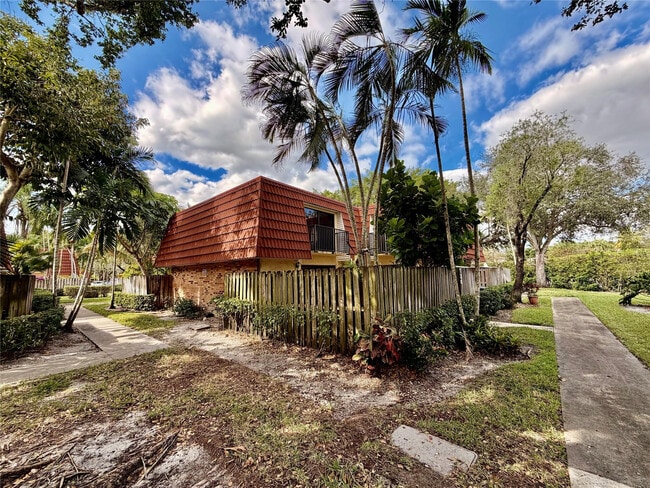 736 NW 98th Cir in Plantation, FL - Building Photo - Building Photo