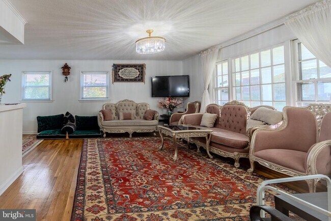 5626 Hershey Ln in Alexandria, VA - Building Photo - Building Photo