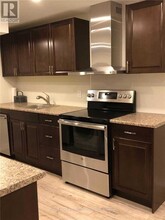 8 Pecan Dr in Brampton, ON - Building Photo - Building Photo