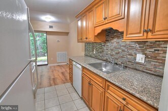 11629 Stoneview Square in Reston, VA - Building Photo - Building Photo