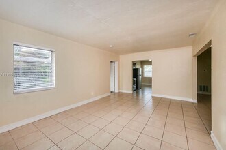 1511 NE 205th Terrace in Miami, FL - Building Photo - Building Photo