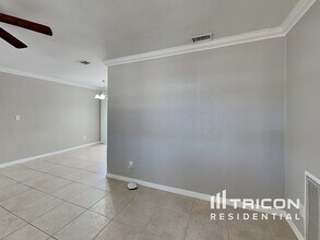 424 55th Ave NE in St. Petersburg, FL - Building Photo - Building Photo