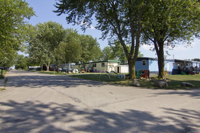 Mt. Morris Estates Mobile Homes in Mount Morris, IL - Building Photo - Building Photo