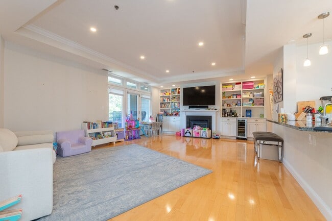 1605 Beacon St in Brookline, MA - Building Photo - Building Photo