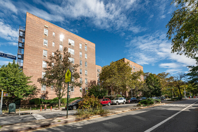 Southridge Cooperative in Jackson Heights, NY - Building Photo - Building Photo