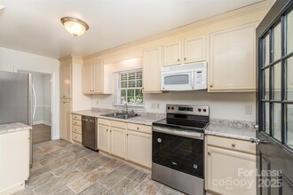 6909 Lancer Dr in Charlotte, NC - Building Photo - Building Photo