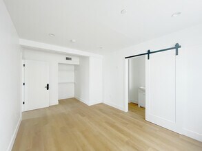 1351 W 37th St in Los Angeles, CA - Building Photo - Building Photo