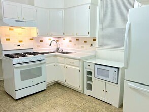 2308 N Monticello Ave in Chicago, IL - Foto de edificio - Building Photo