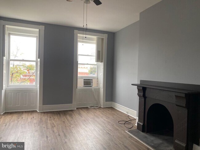 834 Park Ave in Baltimore, MD - Building Photo - Building Photo