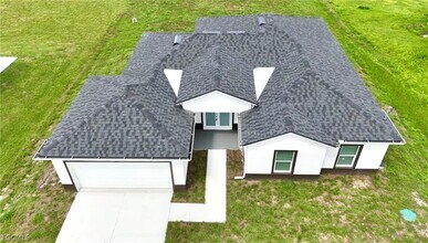 825 Porter St E in Lehigh Acres, FL - Building Photo - Building Photo