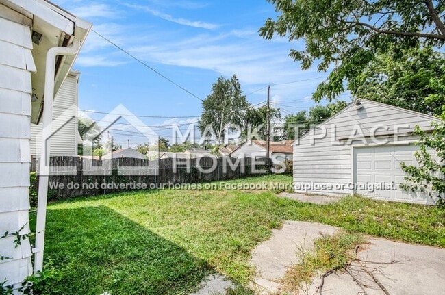 8475 Timken Ave in Warren, MI - Building Photo - Building Photo