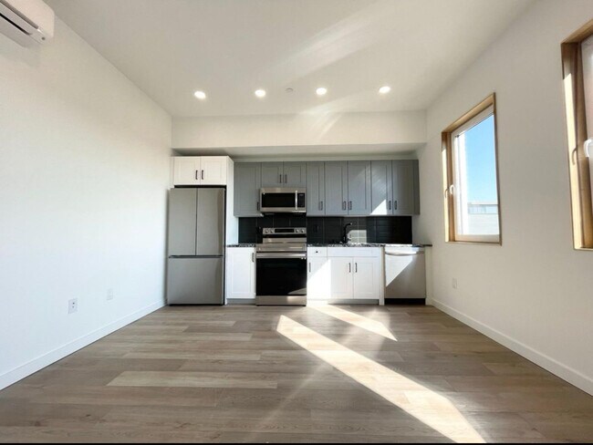 1308 N Front St in Philadelphia, PA - Building Photo - Building Photo