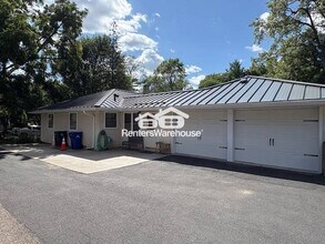 991 Burns Ave in St. Paul, MN - Building Photo - Building Photo